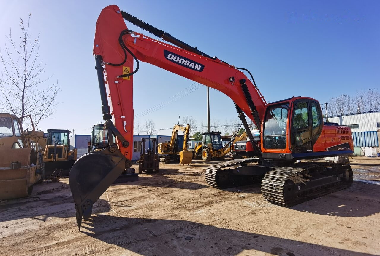 Doosan DX225LC - Pelle sur chenille: photos 5 Doosan DX225LC - Pelle sur chenille: photos 5