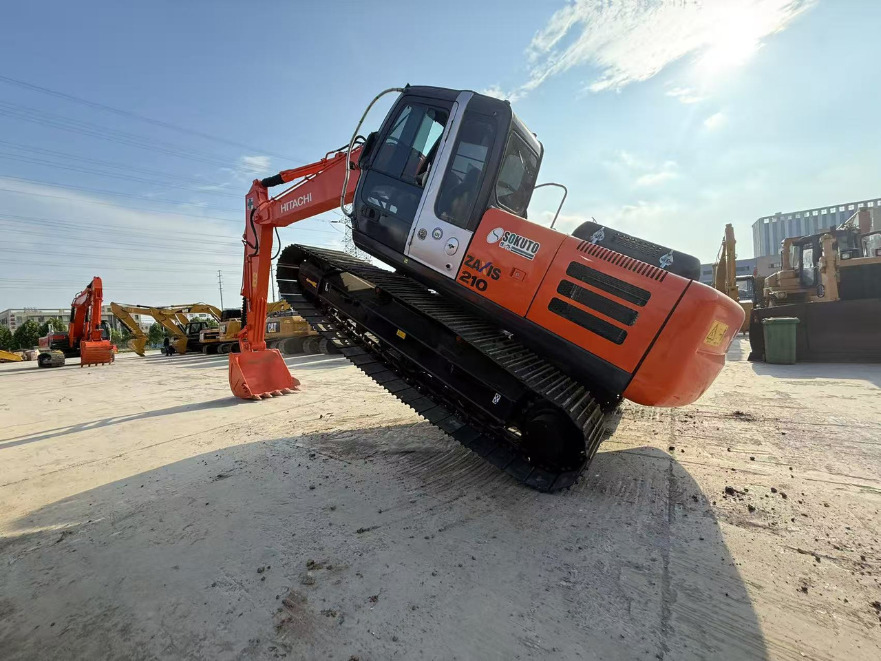 HITACHI ZX210 - Pelle sur chenille: photos 4 HITACHI ZX210 - Pelle sur chenille: photos 4