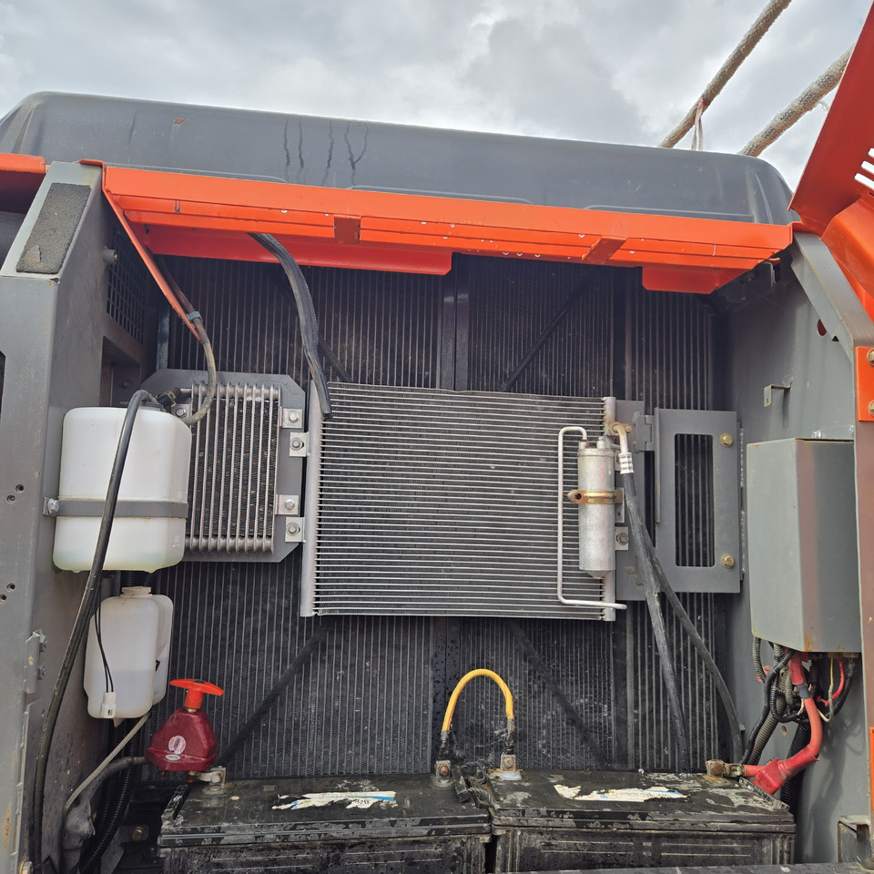 HITACHI ZX240 - Pelle sur chenille: photos 5 HITACHI ZX240 - Pelle sur chenille: photos 5