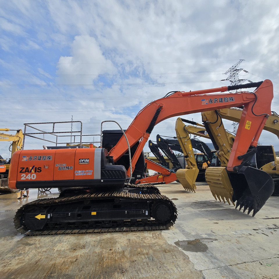 HITACHI ZX240 - Pelle sur chenille: photos 4 HITACHI ZX240 - Pelle sur chenille: photos 4