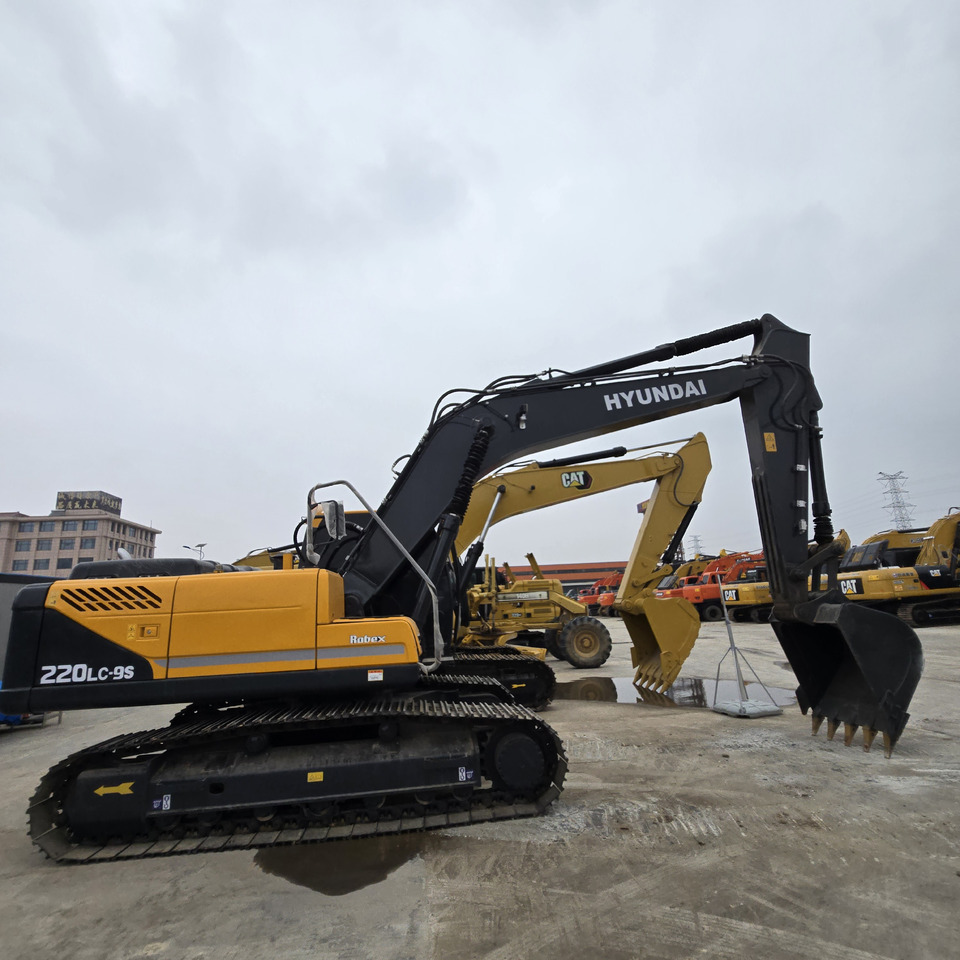 HYUNDAI R220LC-9S - Pelle sur chenille: photos 1 HYUNDAI R220LC-9S - Pelle sur chenille: photos 1
