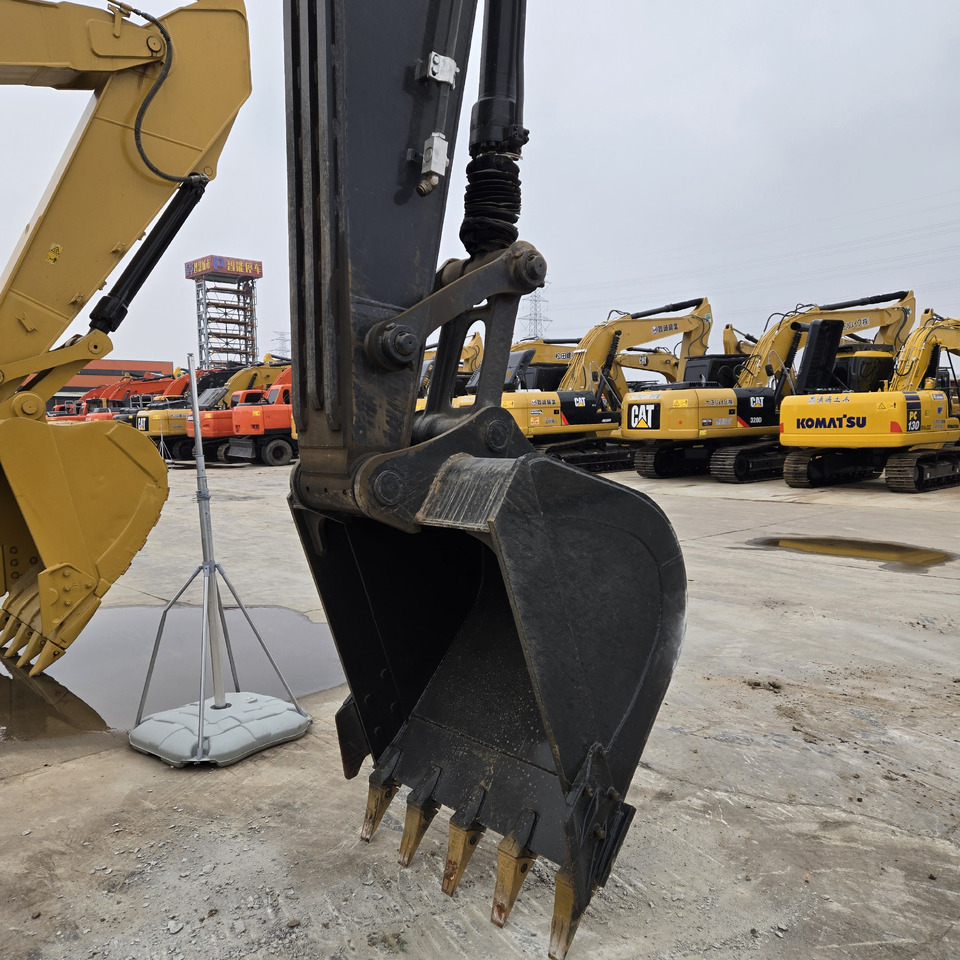 HYUNDAI R220LC-9S - Pelle sur chenille: photos 5 HYUNDAI R220LC-9S - Pelle sur chenille: photos 5
