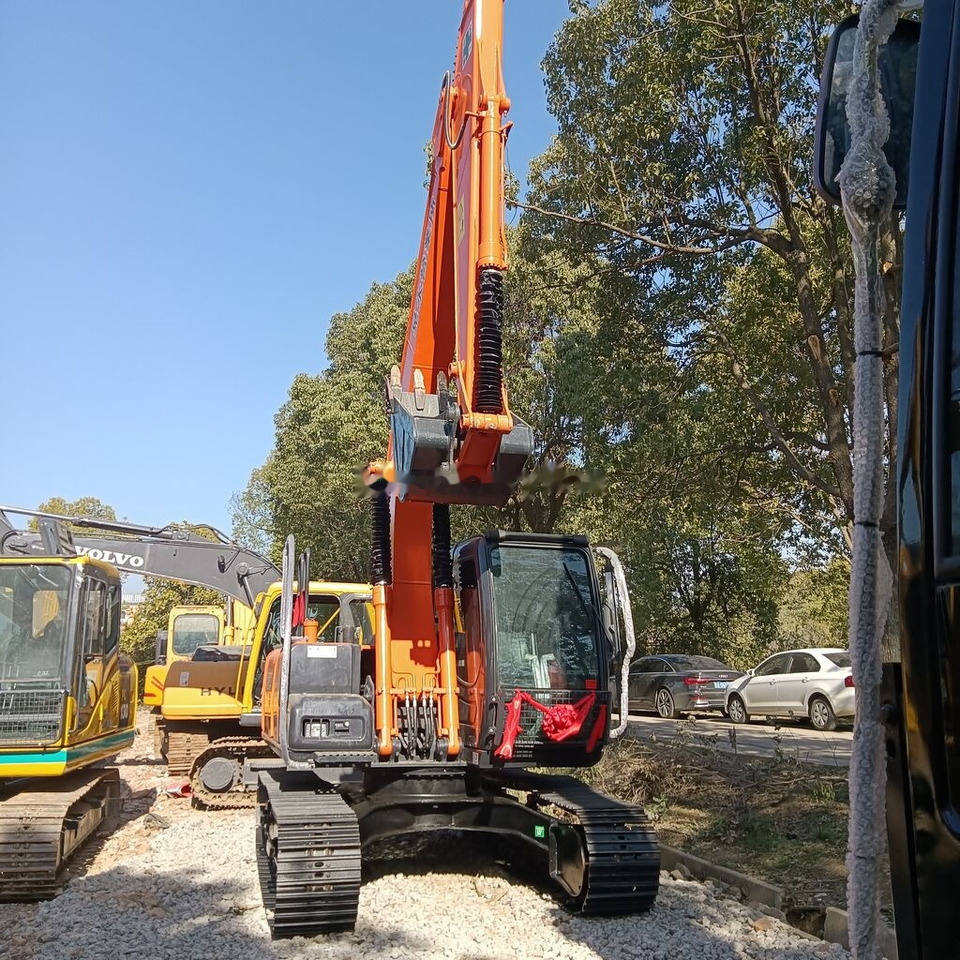 Hitachi ZX120-5A - Pelle sur chenille: photos 1 Hitachi ZX120-5A - Pelle sur chenille: photos 1