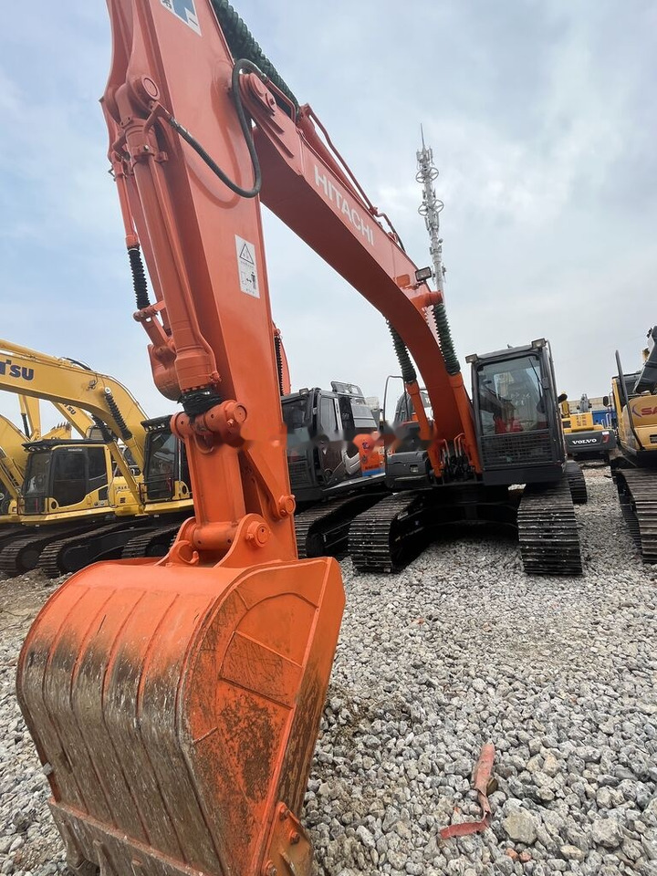 Hitachi ZX200 - Pelle sur chenille: photos 2 Hitachi ZX200 - Pelle sur chenille: photos 2