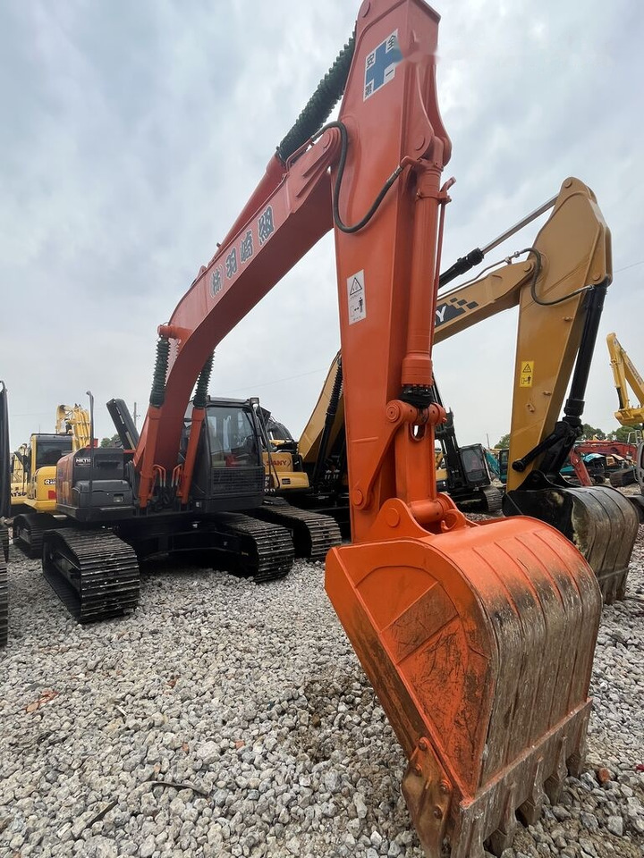 Hitachi ZX200 - Pelle sur chenille: photos 3 Hitachi ZX200 - Pelle sur chenille: photos 3