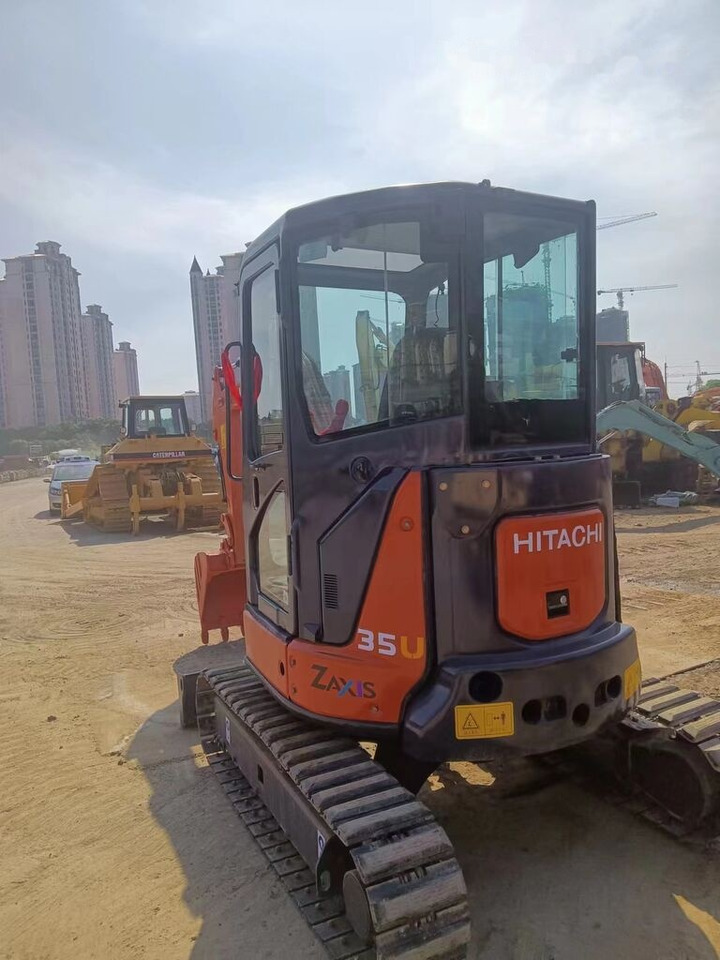 Hitachi ZX35U-5A - Mini pelle: photos 4 Hitachi ZX35U-5A - Mini pelle: photos 4