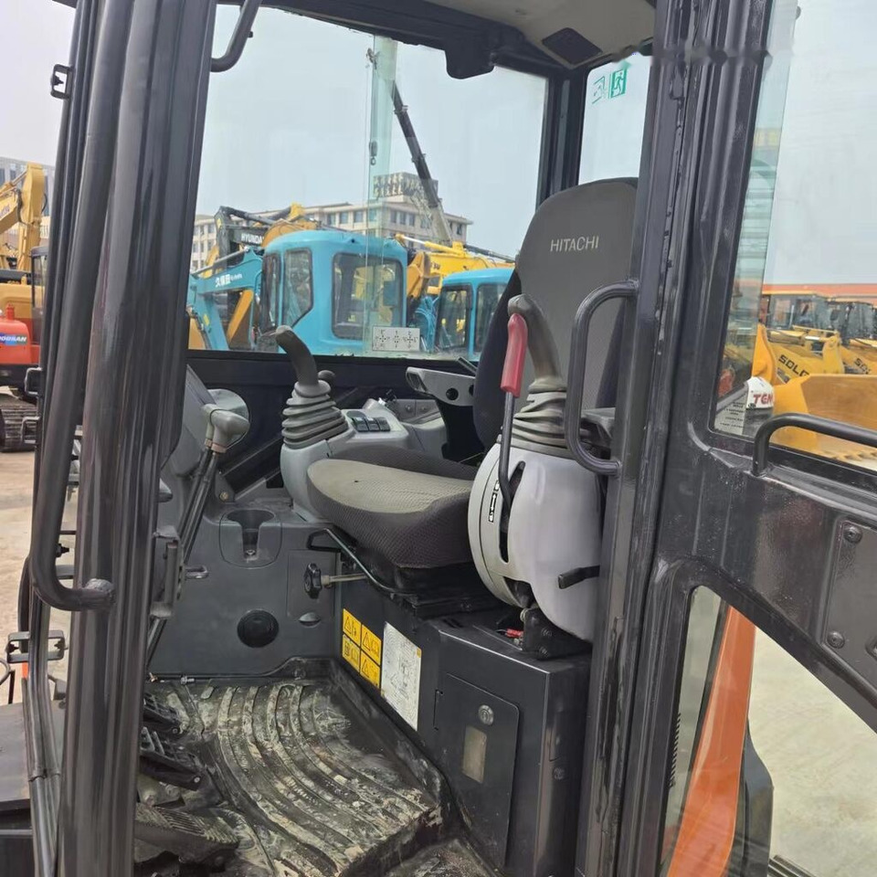 Hitachi ZX55USR - Pelle sur chenille: photos 1 Hitachi ZX55USR - Pelle sur chenille: photos 1