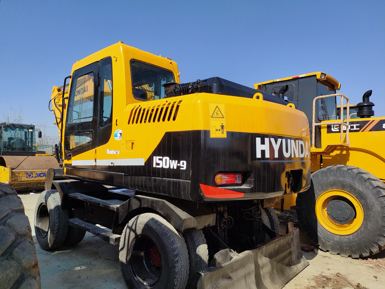 Hyundai R150W-9 - Pelle sur pneus: photos 3 Hyundai R150W-9 - Pelle sur pneus: photos 3