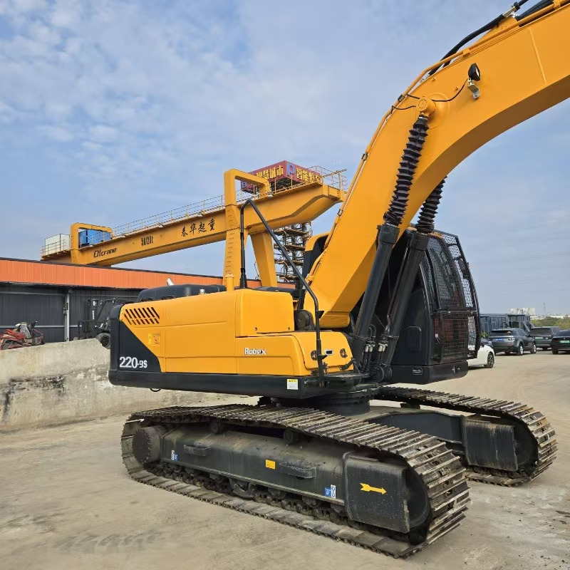 Hyundai R220-9S - Pelle sur chenille: photos 5 Hyundai R220-9S - Pelle sur chenille: photos 5