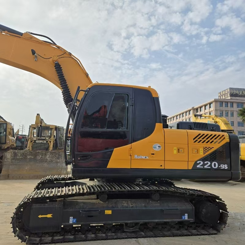 Hyundai R220-9S - Pelle sur chenille: photos 2 Hyundai R220-9S - Pelle sur chenille: photos 2