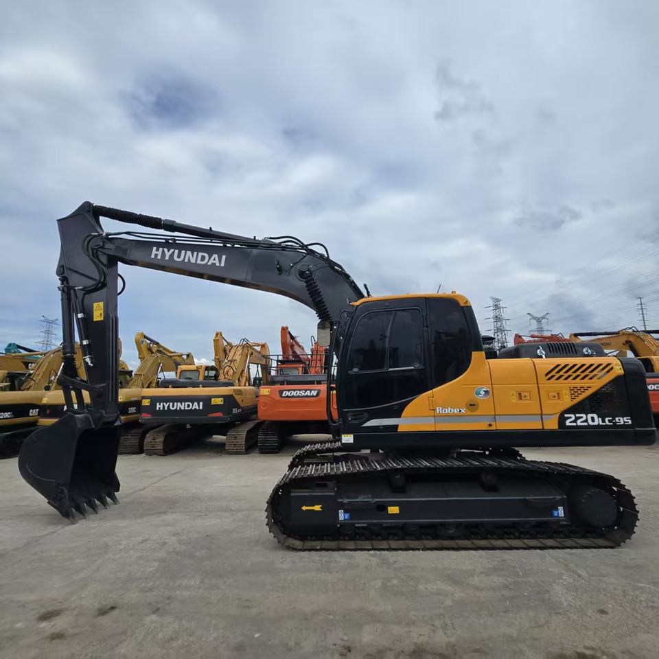 Hyundai R220LC-9S - Pelle sur chenille: photos 4 Hyundai R220LC-9S - Pelle sur chenille: photos 4
