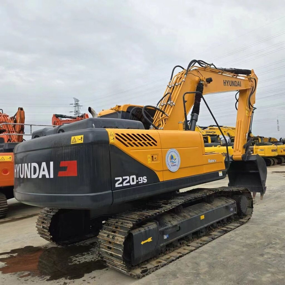 Hyundai R220LC-9s - Pelle sur chenille: photos 3 Hyundai R220LC-9s - Pelle sur chenille: photos 3