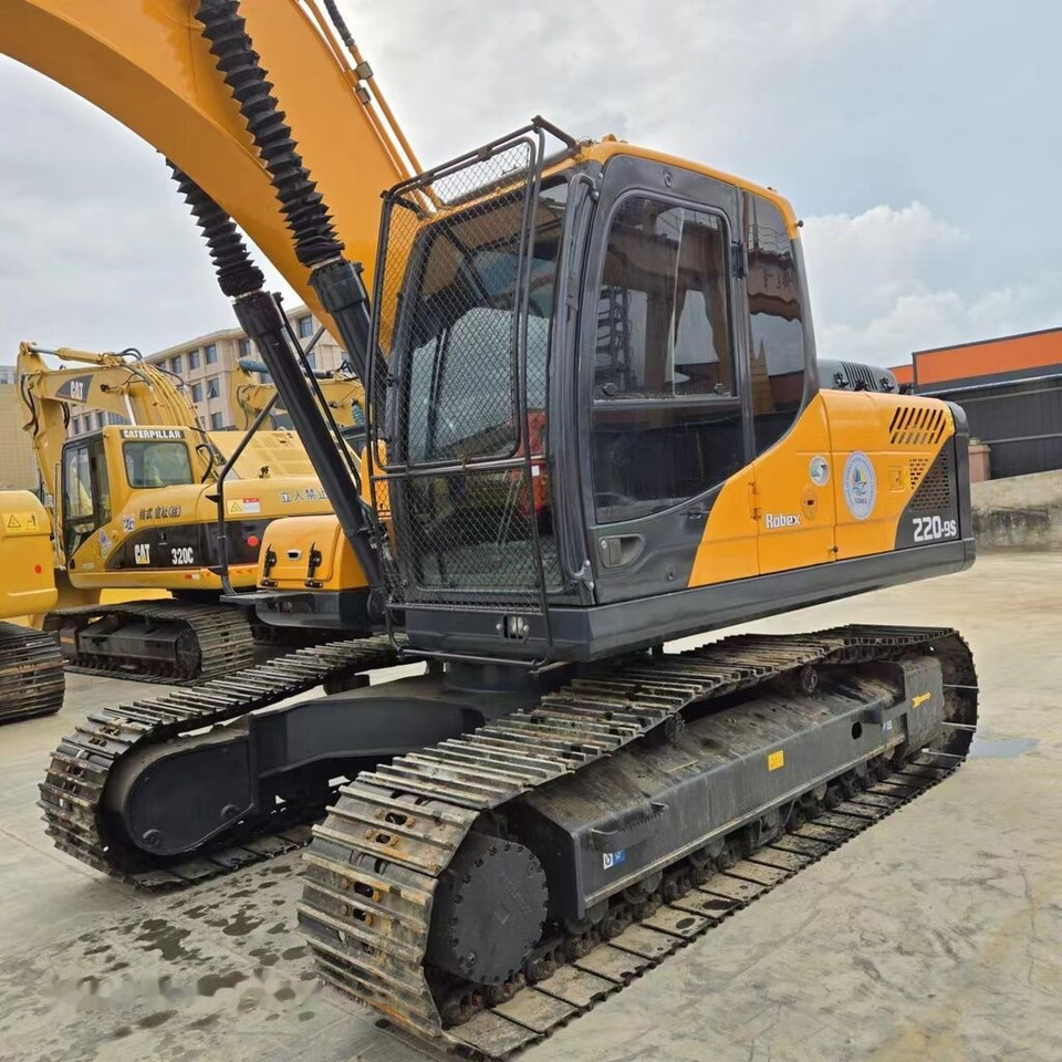 Hyundai R220LC-9s - Pelle sur chenille: photos 5 Hyundai R220LC-9s - Pelle sur chenille: photos 5