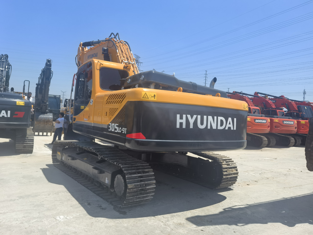 Hyundai R305LC-9T - Pelle sur chenille: photos 2 Hyundai R305LC-9T - Pelle sur chenille: photos 2