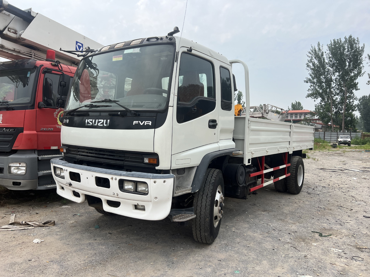 ISUZU Cargo truck - Camion benne: photos 1 ISUZU Cargo truck - Camion benne: photos 1