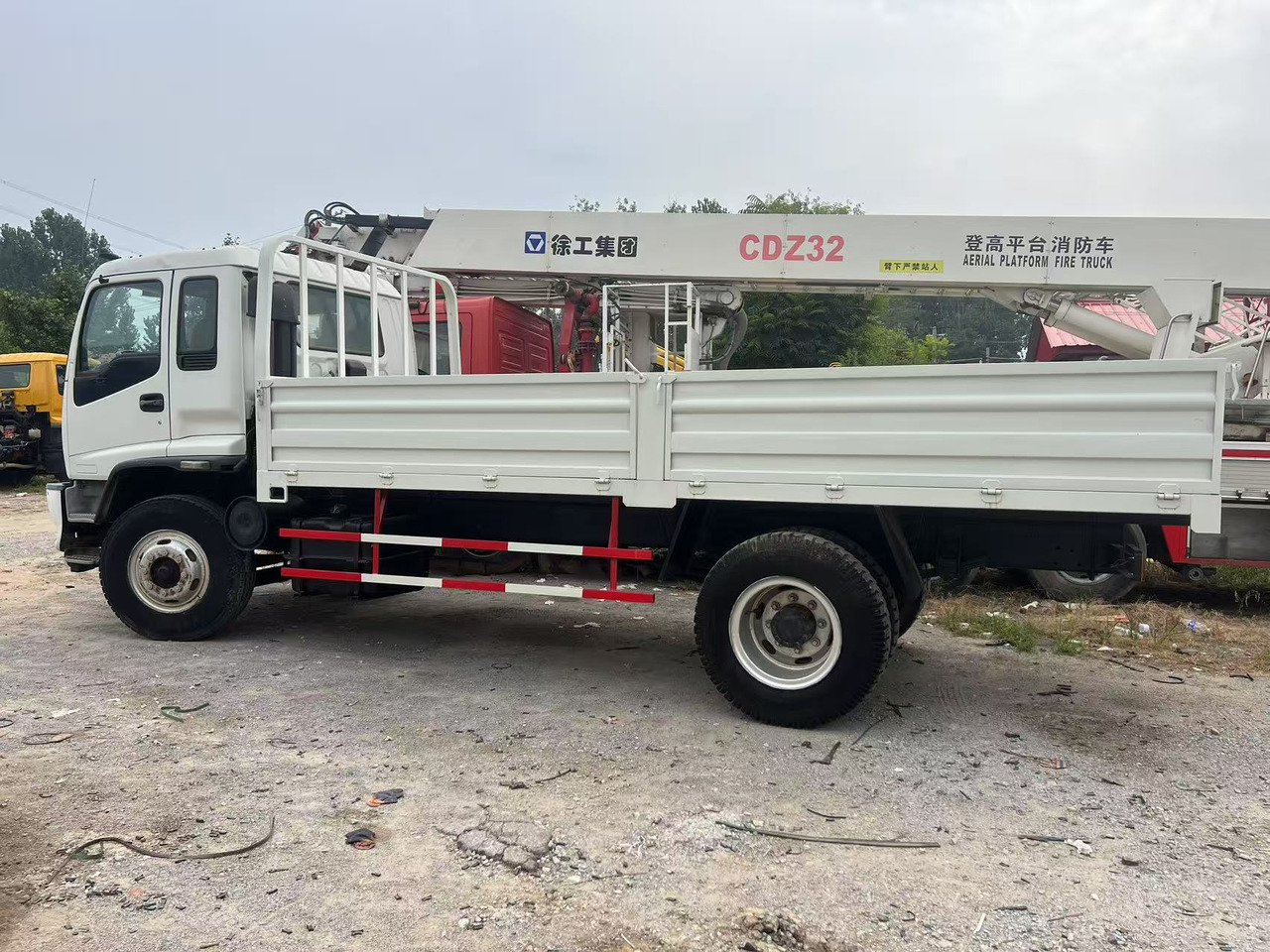 ISUZU Cargo truck - Camion benne: photos 5 ISUZU Cargo truck - Camion benne: photos 5