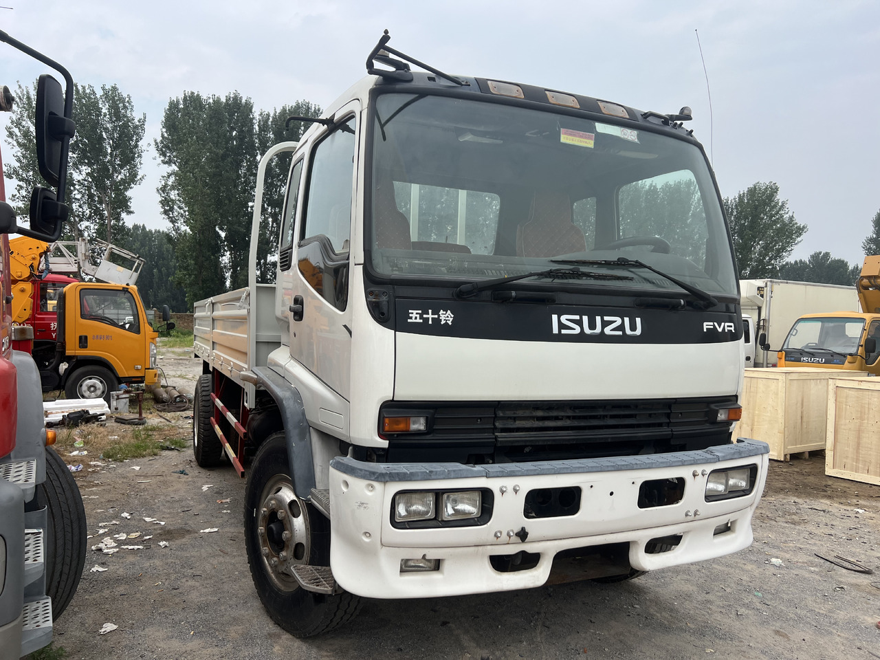 ISUZU Cargo truck - Camion benne: photos 3 ISUZU Cargo truck - Camion benne: photos 3