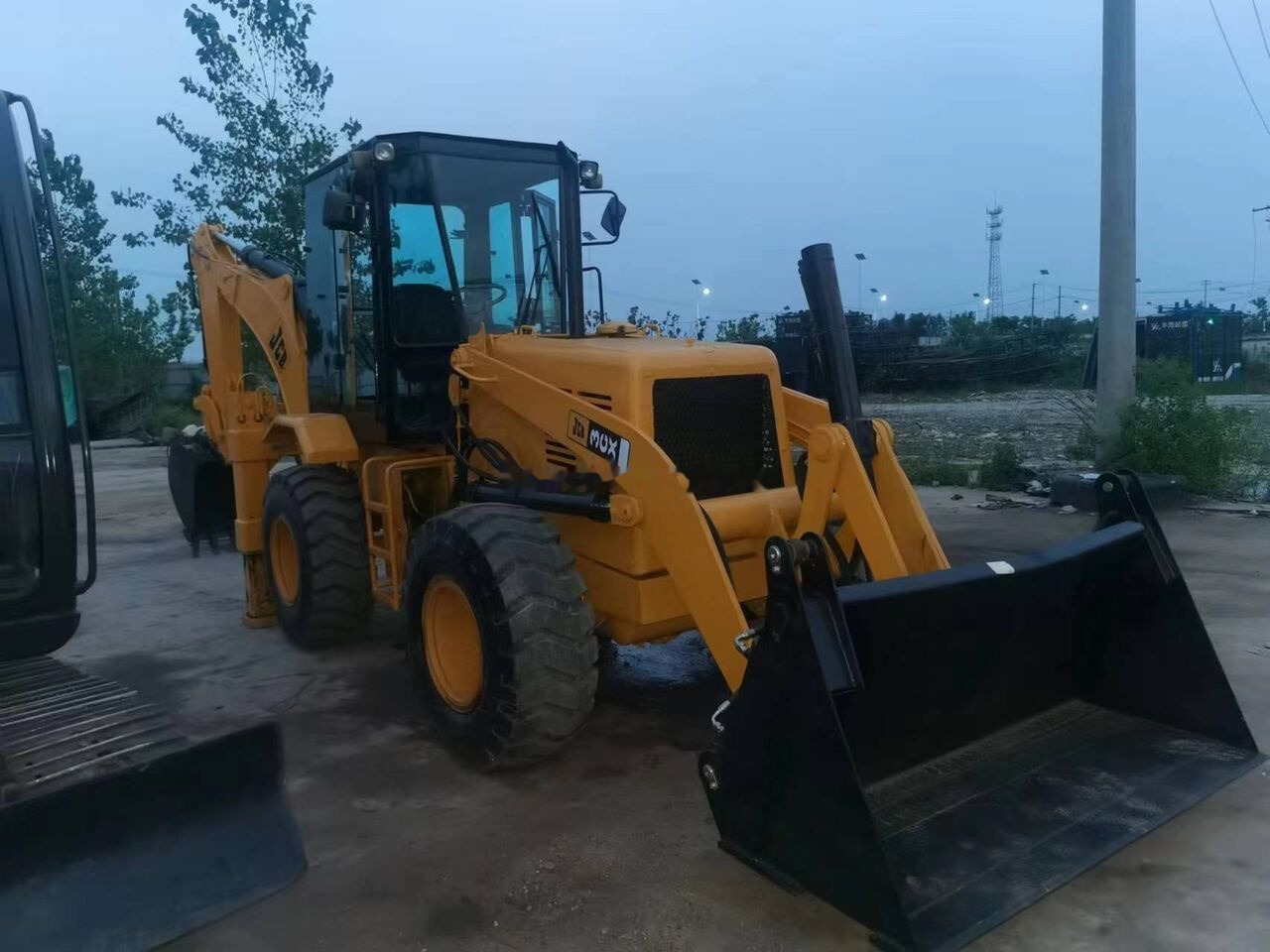 JCB 3CX - Tractopelle: photos 1 JCB 3CX - Tractopelle: photos 1