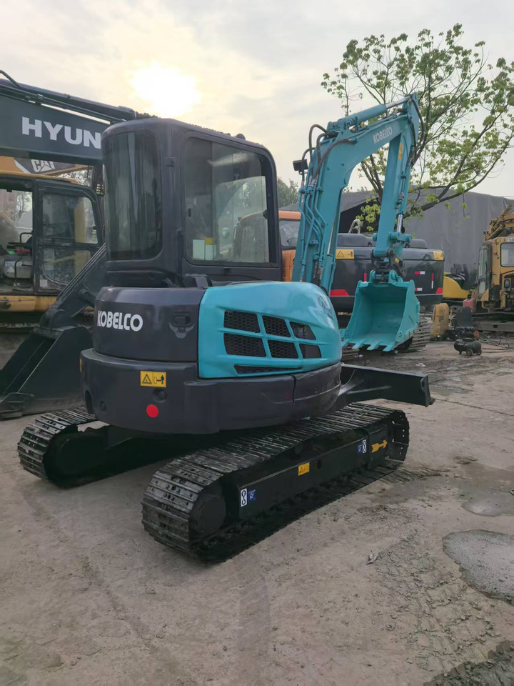 KOBELCO SK55SR - Mini pelle: photos 1 KOBELCO SK55SR - Mini pelle: photos 1