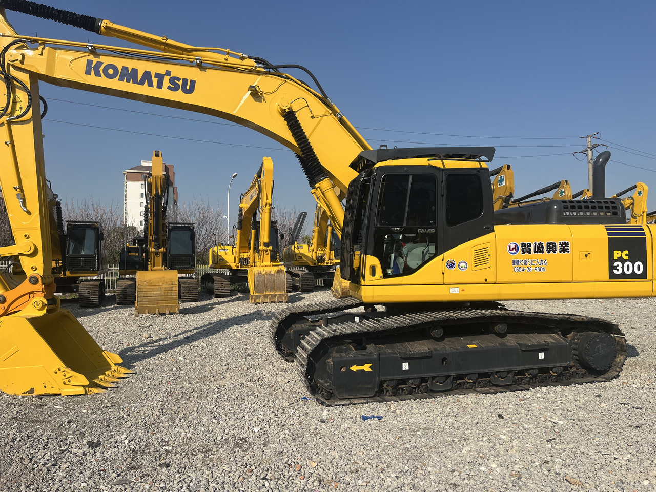 KOMATSU PC300-7 - Pelle sur chenille: photos 2 KOMATSU PC300-7 - Pelle sur chenille: photos 2