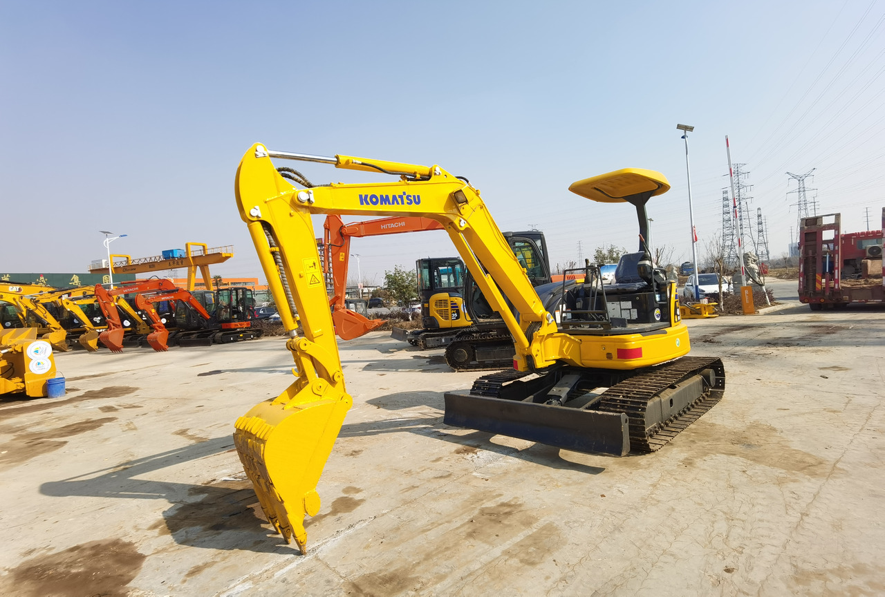 KOMATSU PC40MR - Mini pelle: photos 4 KOMATSU PC40MR - Mini pelle: photos 4