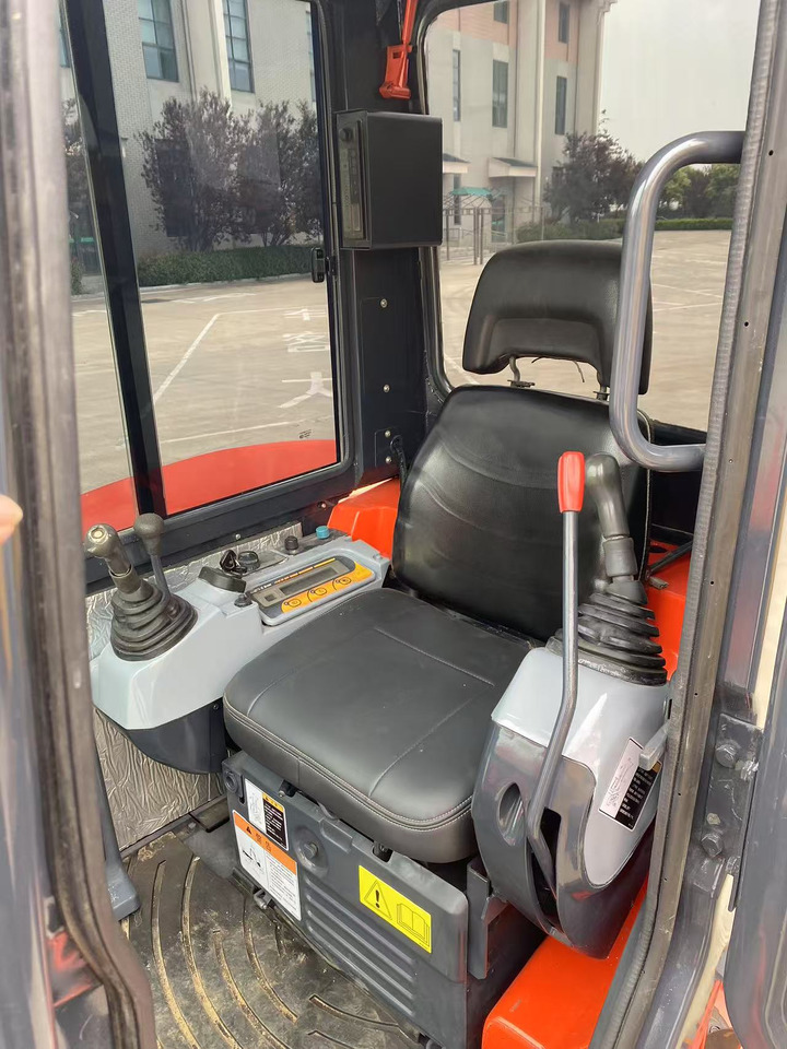 Mini pelle KUBOTA U50: photos 11
