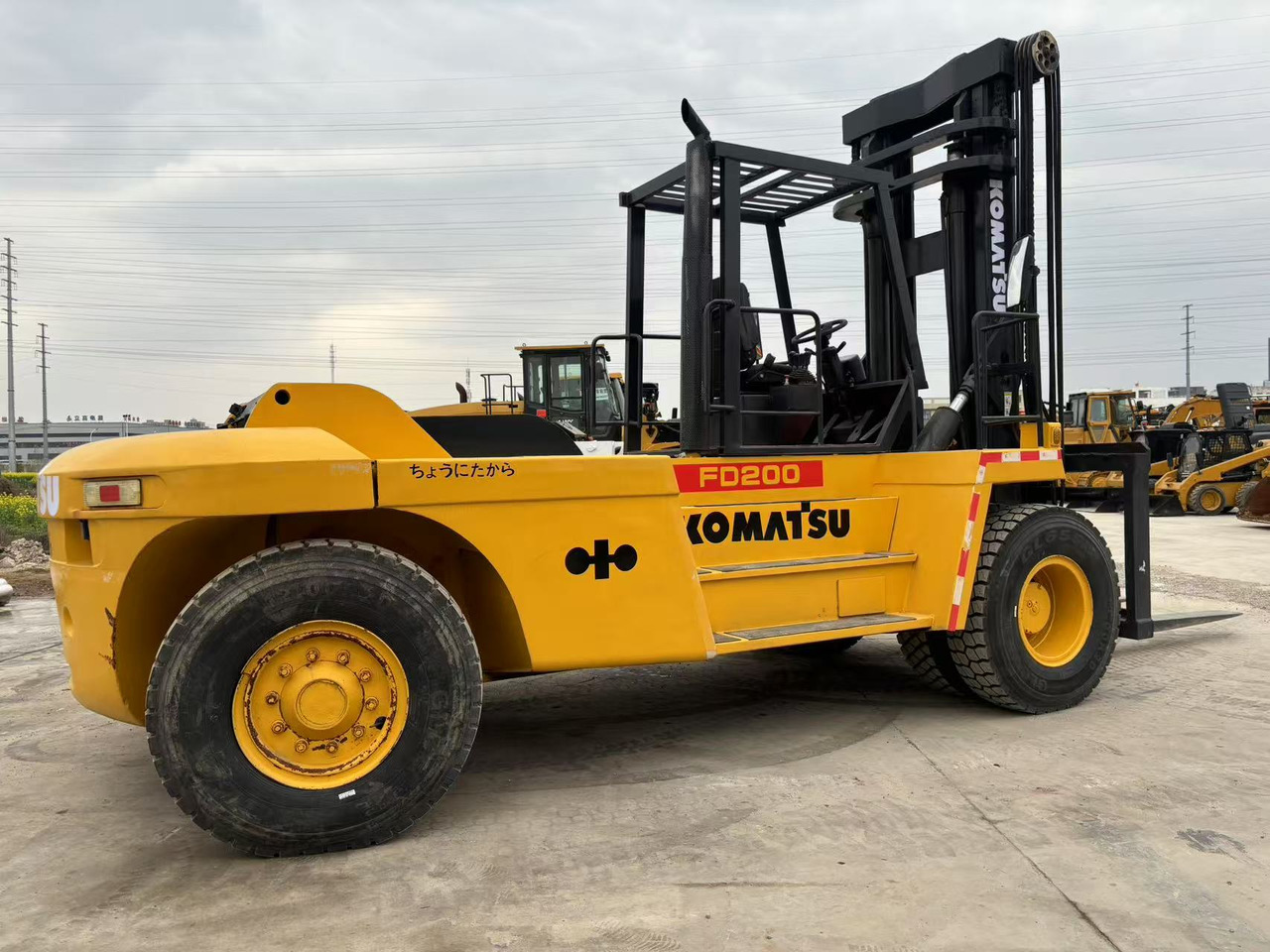 Komatsu FD200 - Chariot élévateur diesel: photos 3 Komatsu FD200 - Chariot élévateur diesel: photos 3
