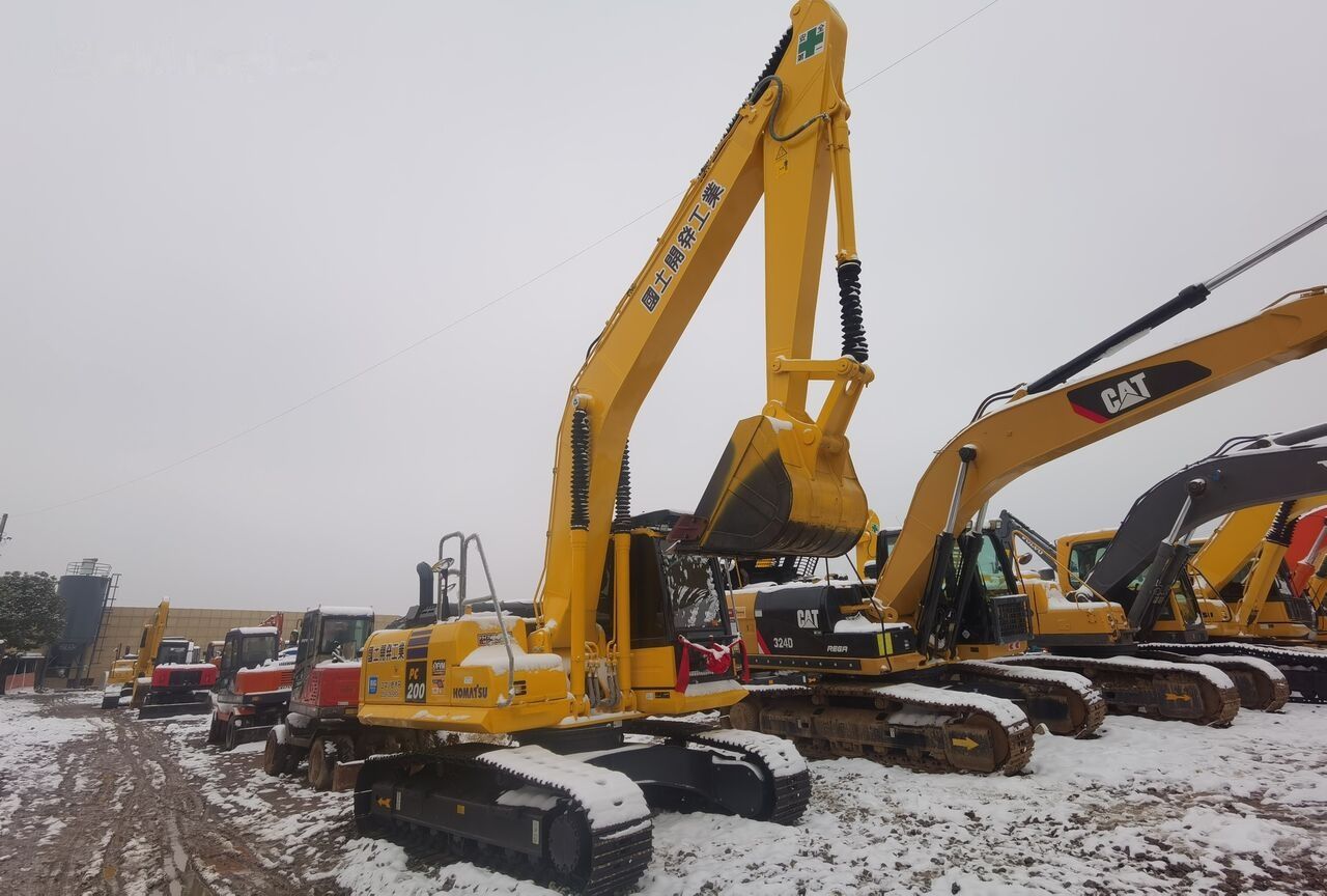 Komatsu PC200-8 - Pelle sur chenille: photos 4 Komatsu PC200-8 - Pelle sur chenille: photos 4
