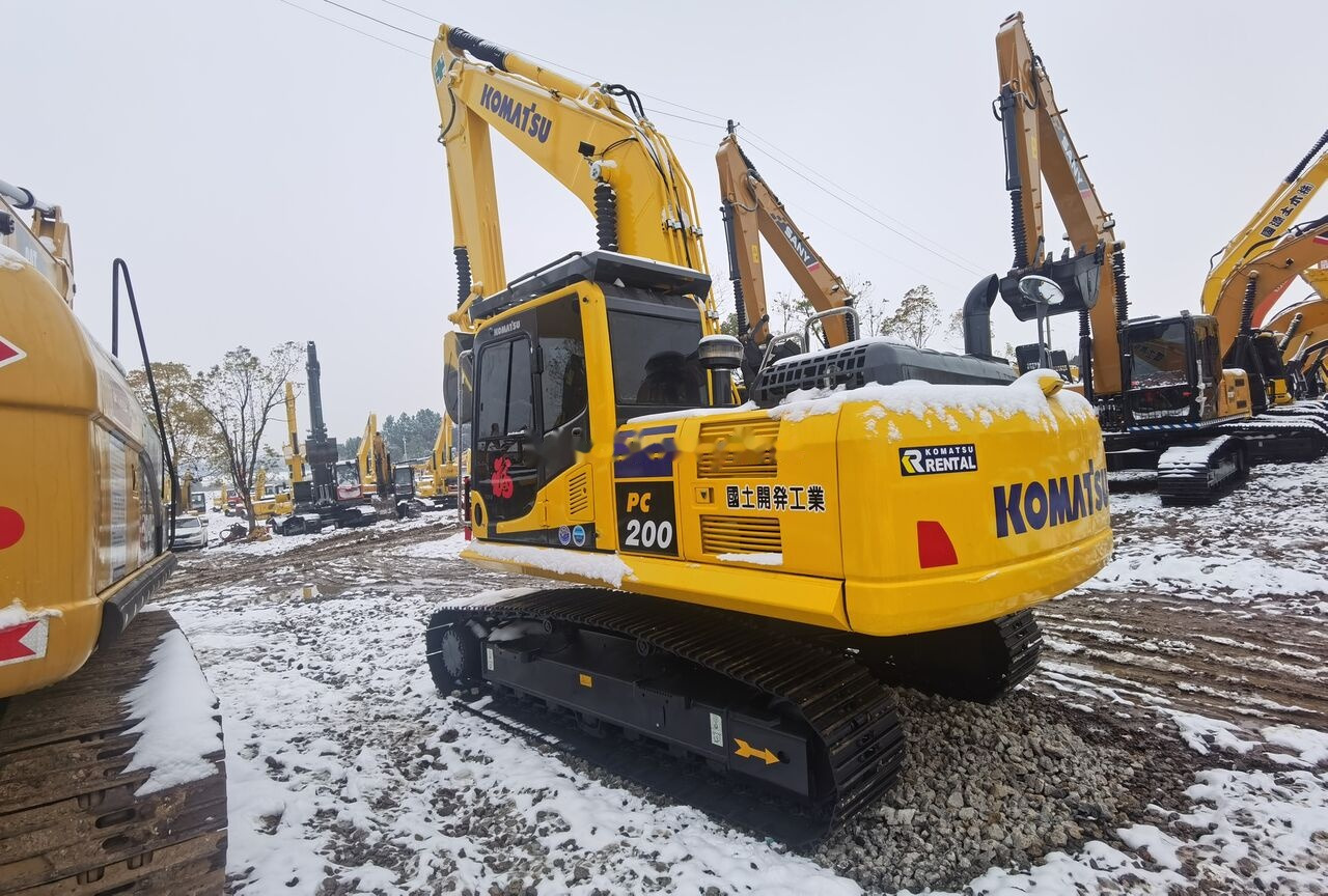 Komatsu PC200-8 - Pelle sur chenille: photos 1 Komatsu PC200-8 - Pelle sur chenille: photos 1