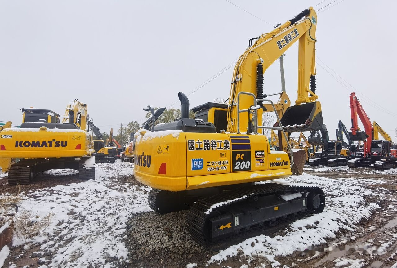 Komatsu PC200-8 - Pelle sur chenille: photos 3 Komatsu PC200-8 - Pelle sur chenille: photos 3