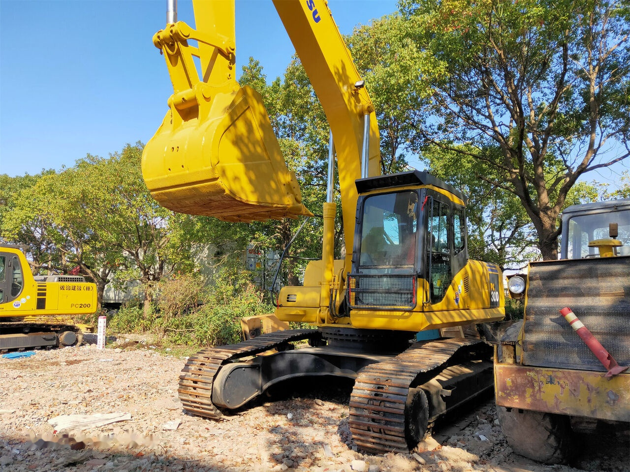 Komatsu PC300-7 - Pelle sur chenille: photos 4 Komatsu PC300-7 - Pelle sur chenille: photos 4