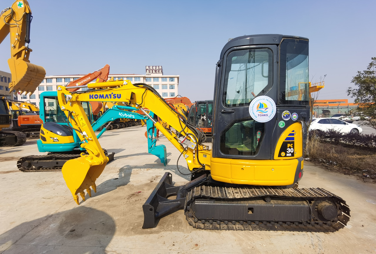 Komatsu PC30MR - Mini pelle: photos 1 Komatsu PC30MR - Mini pelle: photos 1