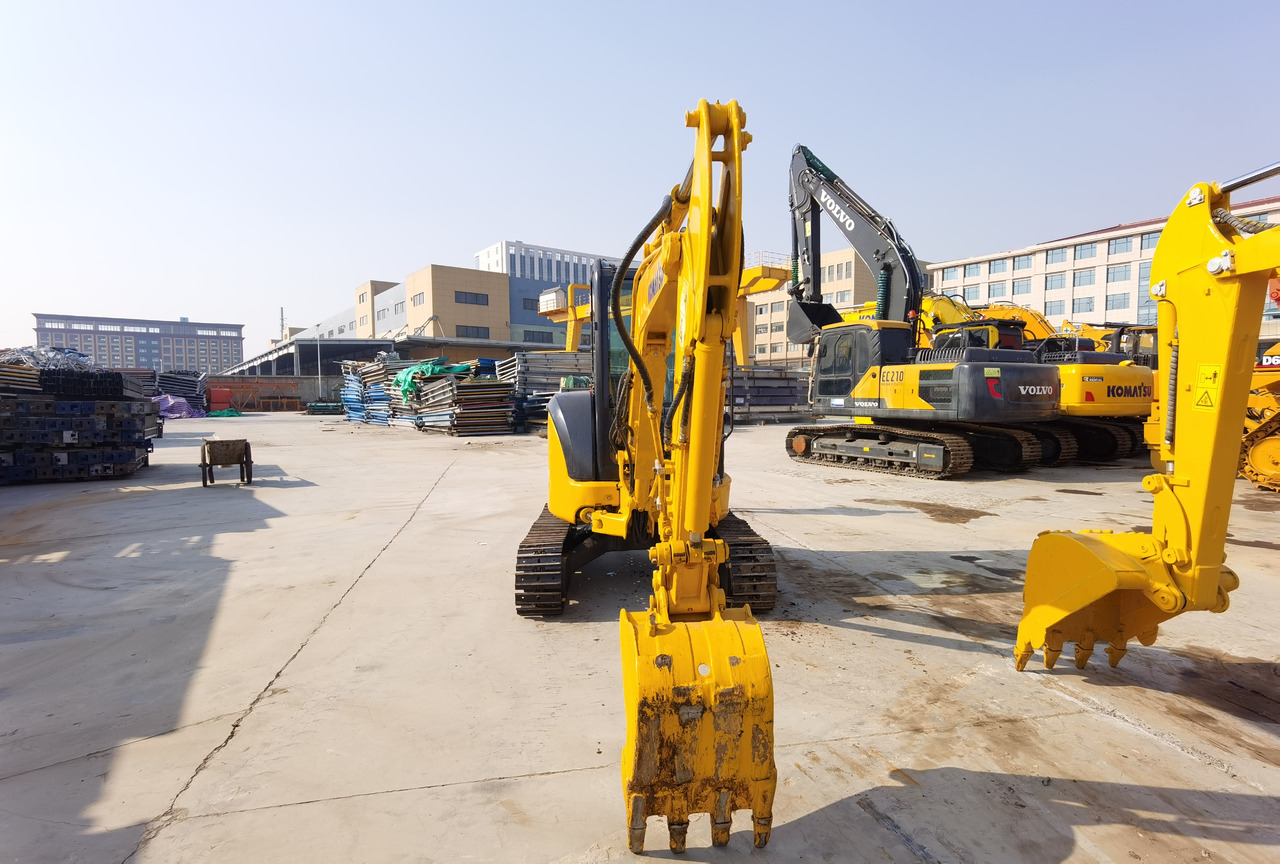 Komatsu PC35MR - Mini pelle: photos 3 Komatsu PC35MR - Mini pelle: photos 3