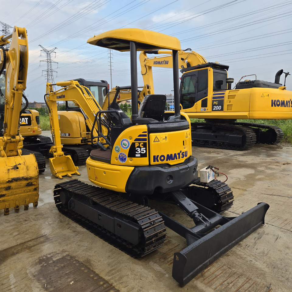 Komatsu PC35MR - Mini pelle: photos 1 Komatsu PC35MR - Mini pelle: photos 1