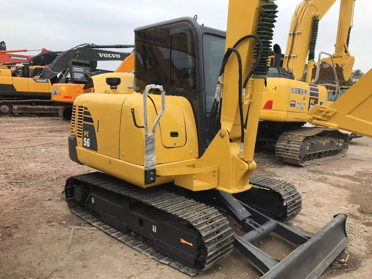 Crédit-bail Komatsu PC56 Komatsu PC56: photos 7 Crédit-bail Komatsu PC56 Komatsu PC56: photos 7