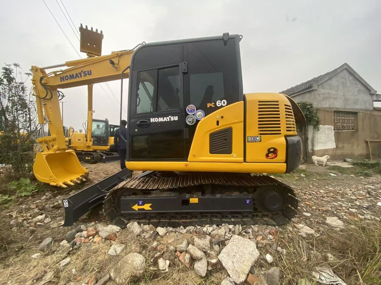 Komatsu PC60-8 - Mini pelle: photos 1 Komatsu PC60-8 - Mini pelle: photos 1