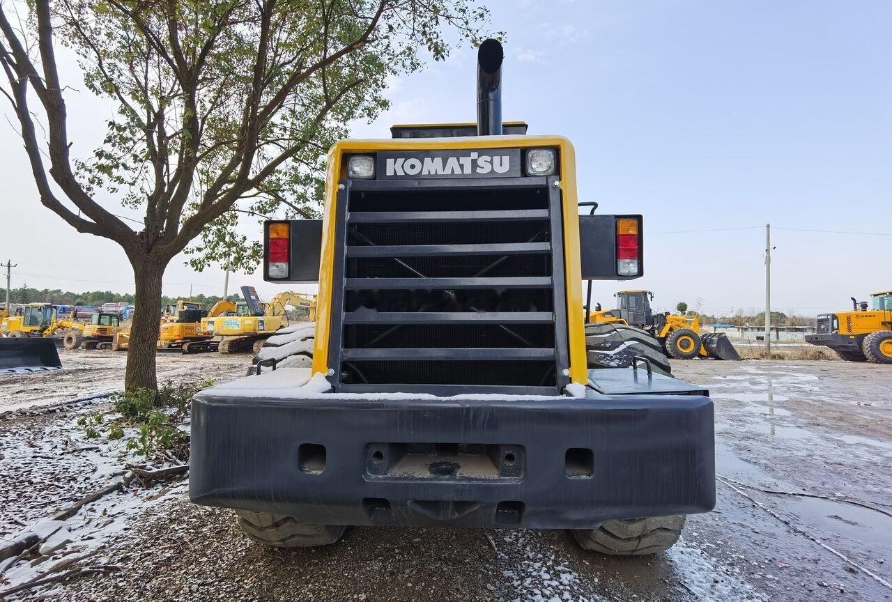 Komatsu WA380 - Chargeuse sur pneus: photos 3 Komatsu WA380 - Chargeuse sur pneus: photos 3