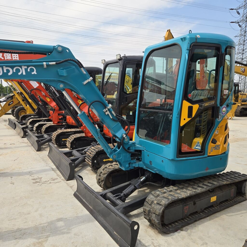 Kubota U25 - Mini pelle: photos 1 Kubota U25 - Mini pelle: photos 1