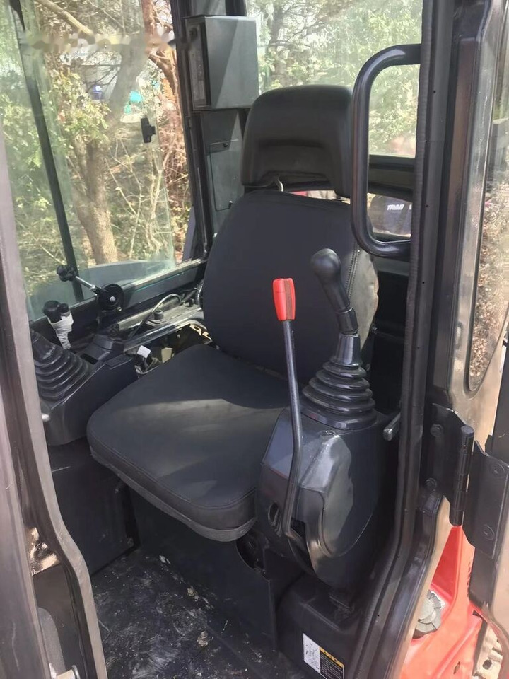 Kubota U35 - Mini pelle: photos 1 Kubota U35 - Mini pelle: photos 1