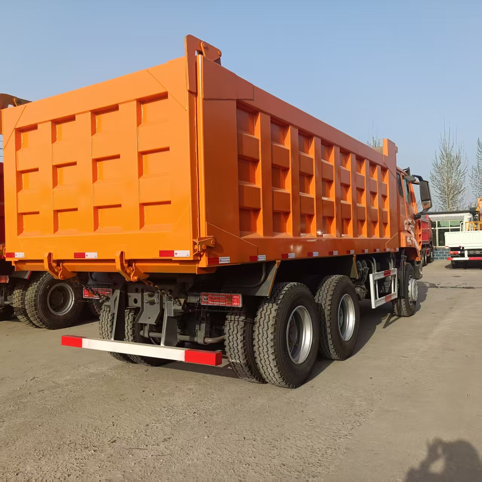 SINOTRUK HOHAN 6x4 - Camion benne: photos 5 SINOTRUK HOHAN 6x4 - Camion benne: photos 5