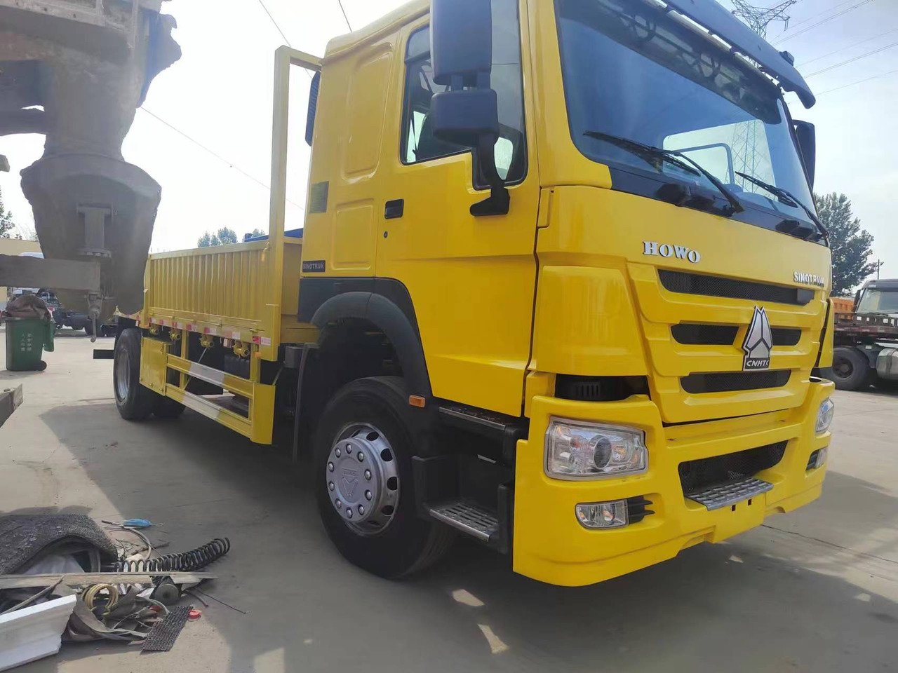 SINOTRUK HOWO 4x2 cargo truck - Camion benne: photos 2 SINOTRUK HOWO 4x2 cargo truck - Camion benne: photos 2