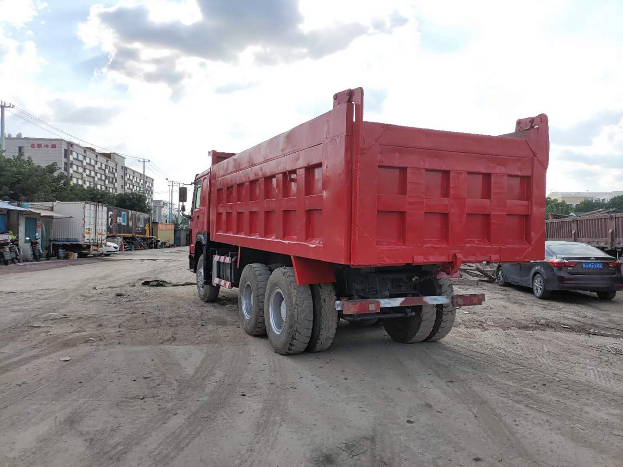 SINOTRUK HOWO 6x4 - Camion benne: photos 5 SINOTRUK HOWO 6x4 - Camion benne: photos 5