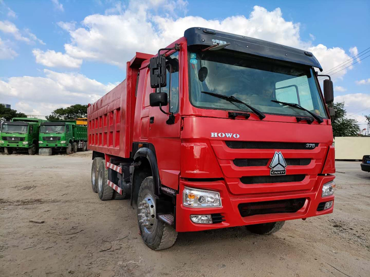 SINOTRUK HOWO 6x4 - Camion benne: photos 3 SINOTRUK HOWO 6x4 - Camion benne: photos 3