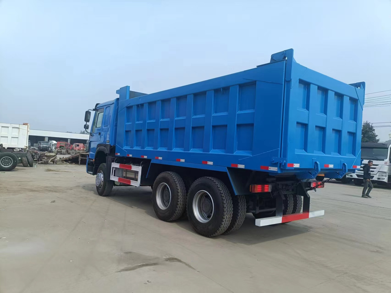 SINOTRUK HOWO 6x4 - Camion benne: photos 5 SINOTRUK HOWO 6x4 - Camion benne: photos 5