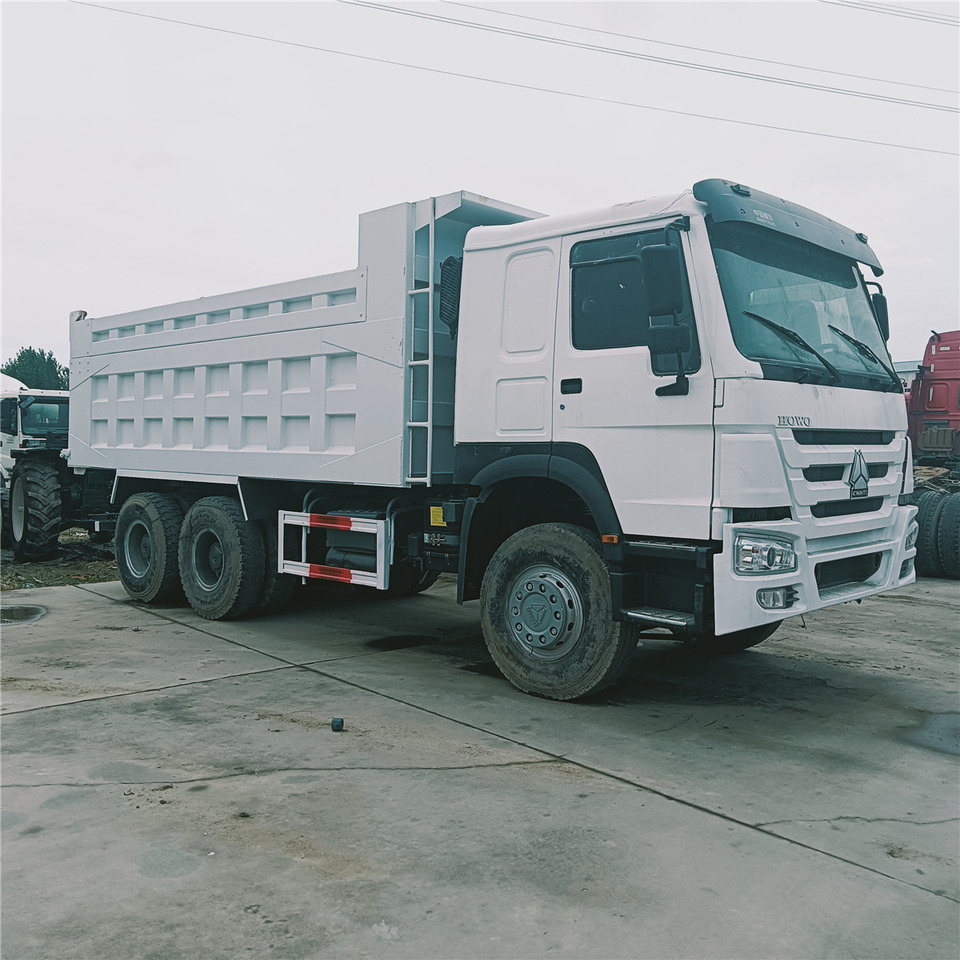 SINOTRUK HOWO 6x4 - Camion benne: photos 3 SINOTRUK HOWO 6x4 - Camion benne: photos 3