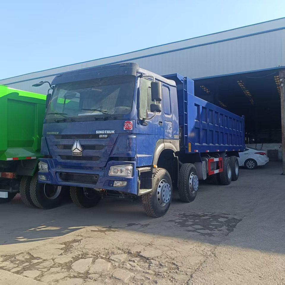 SINOTRUK HOWO 8x4 - Camion benne: photos 5 SINOTRUK HOWO 8x4 - Camion benne: photos 5