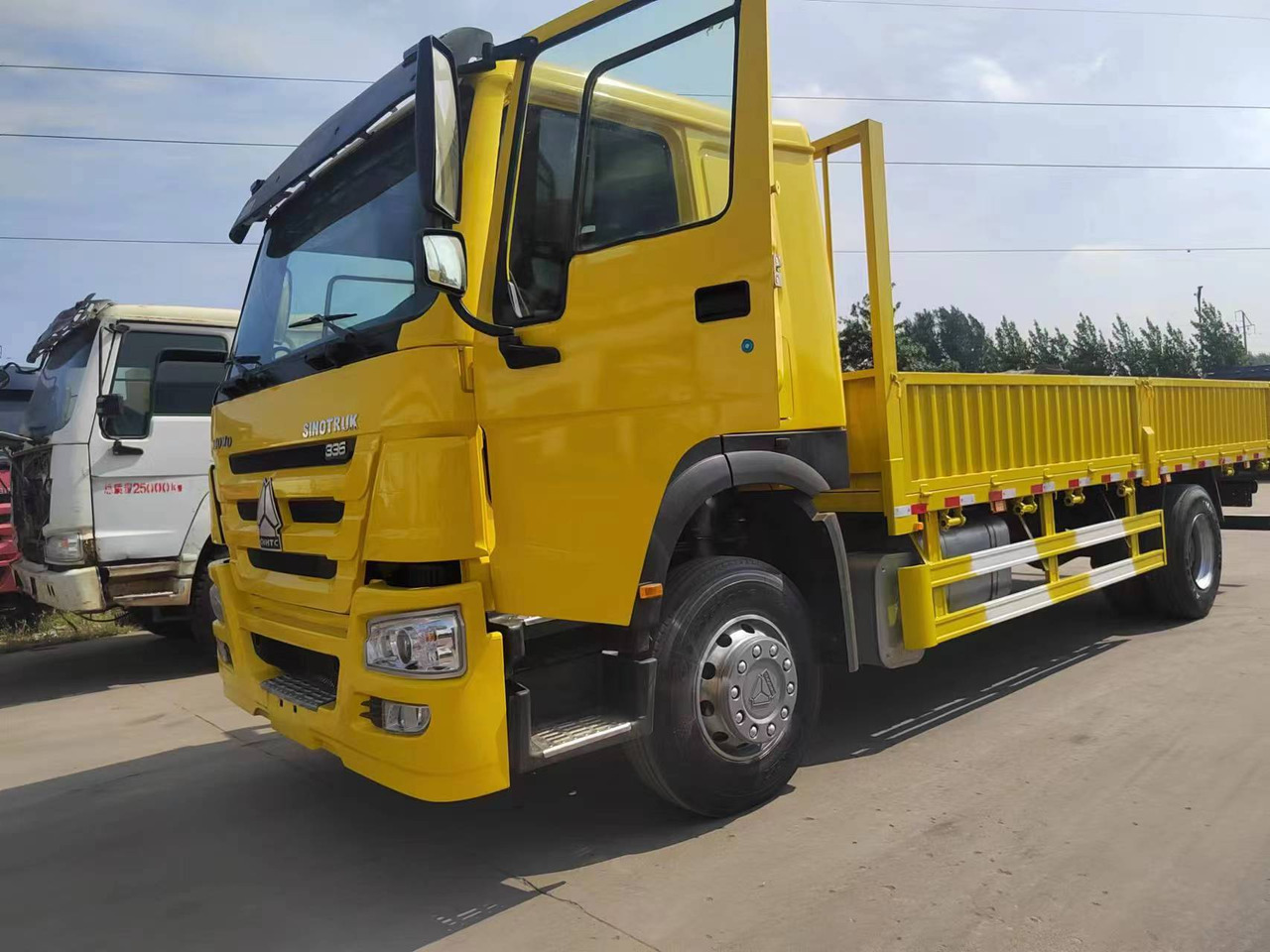 SINOTRUK HOWO - Camion benne: photos 1 SINOTRUK HOWO - Camion benne: photos 1