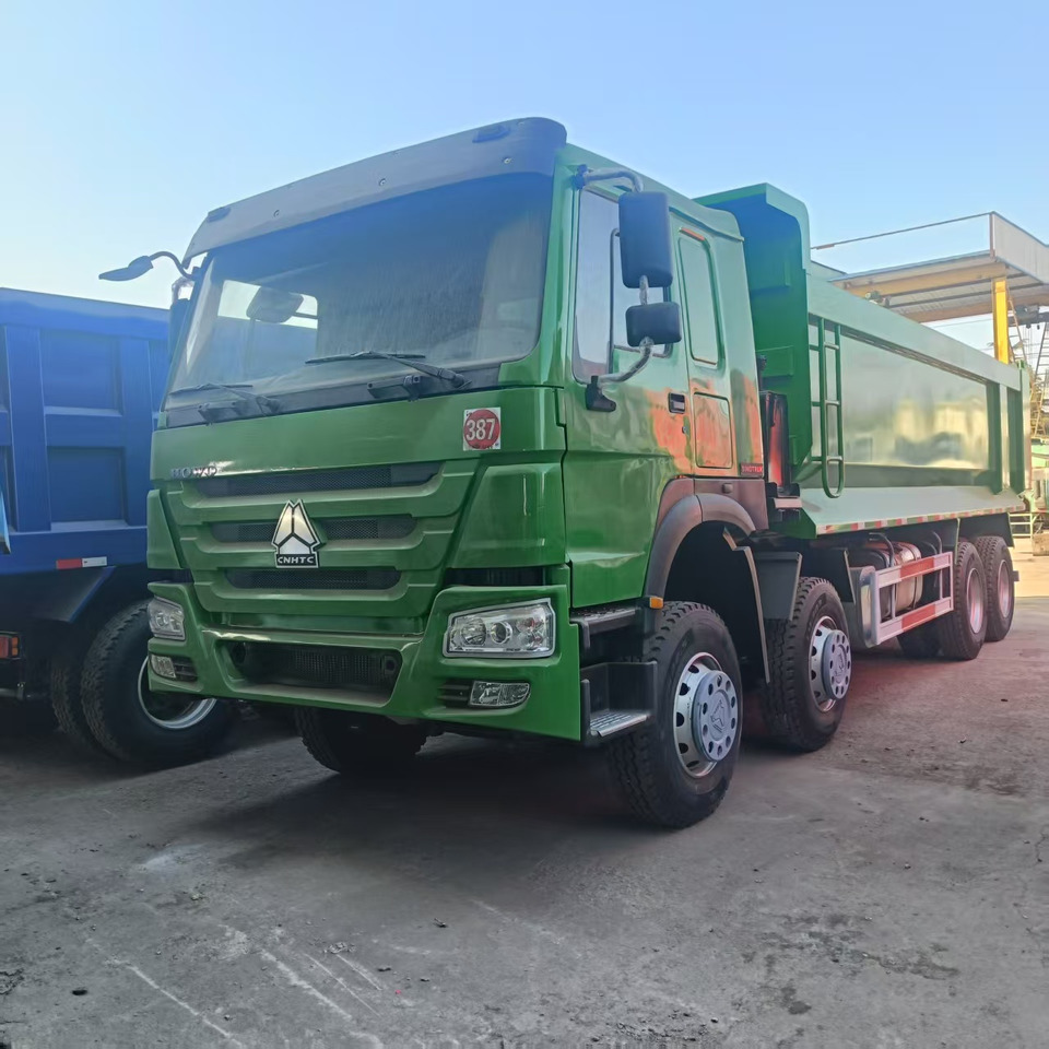 SINOTRUK HOWO - Camion fourgon: photos 1 SINOTRUK HOWO - Camion fourgon: photos 1