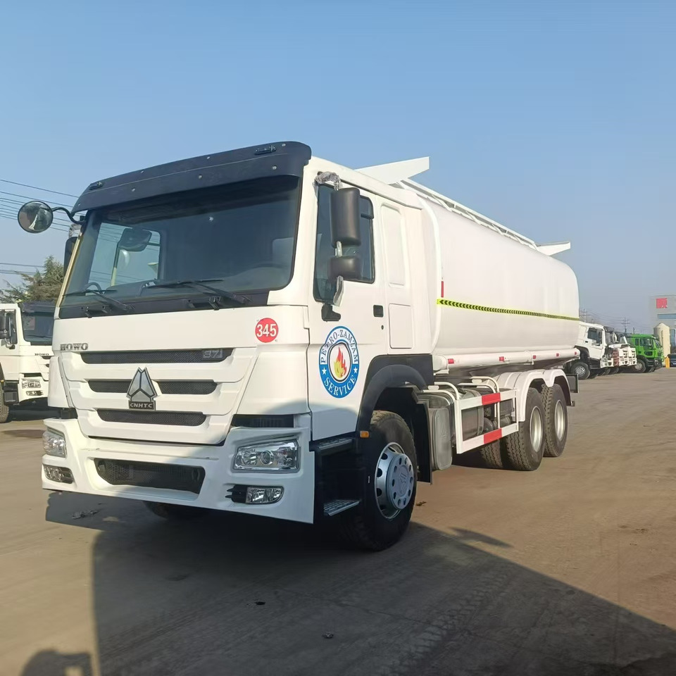 Camion citerne SINOTRUK HOWO: photos 7