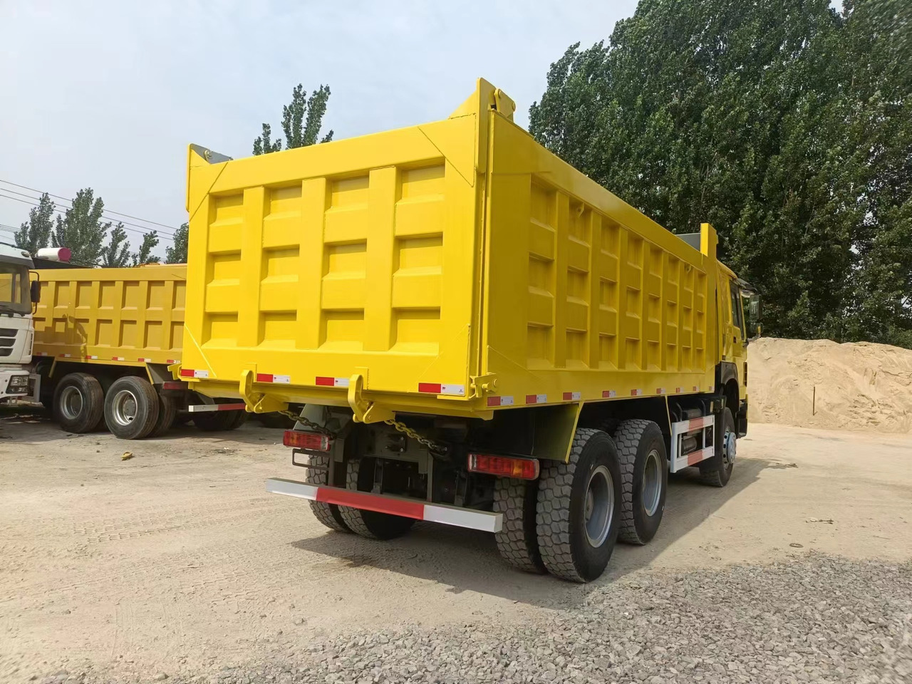 Camion benne SINOTRUK HOWO: photos 7